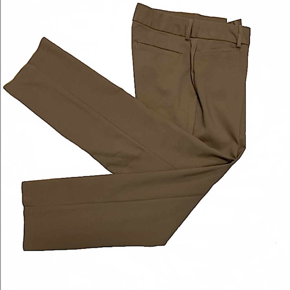 NWOT ‘Secret Shapes’ LEE Regular Fit Straight Leg Mid Rise Women’s Khaki Pants - Picture 2 of 11